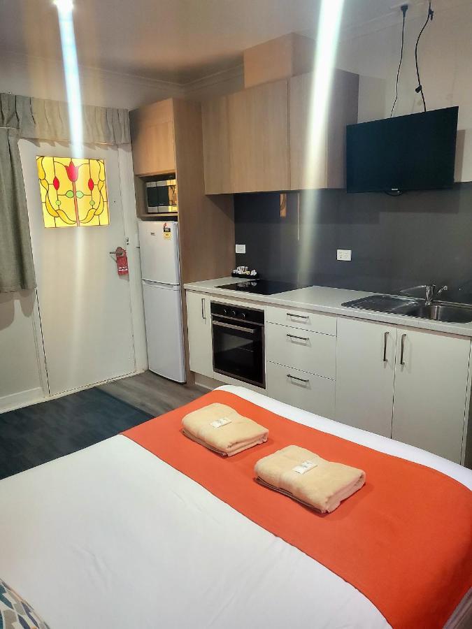 Sturt Motel Broken Hill Buitenkant foto