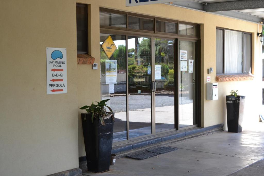 Sturt Motel Broken Hill Buitenkant foto
