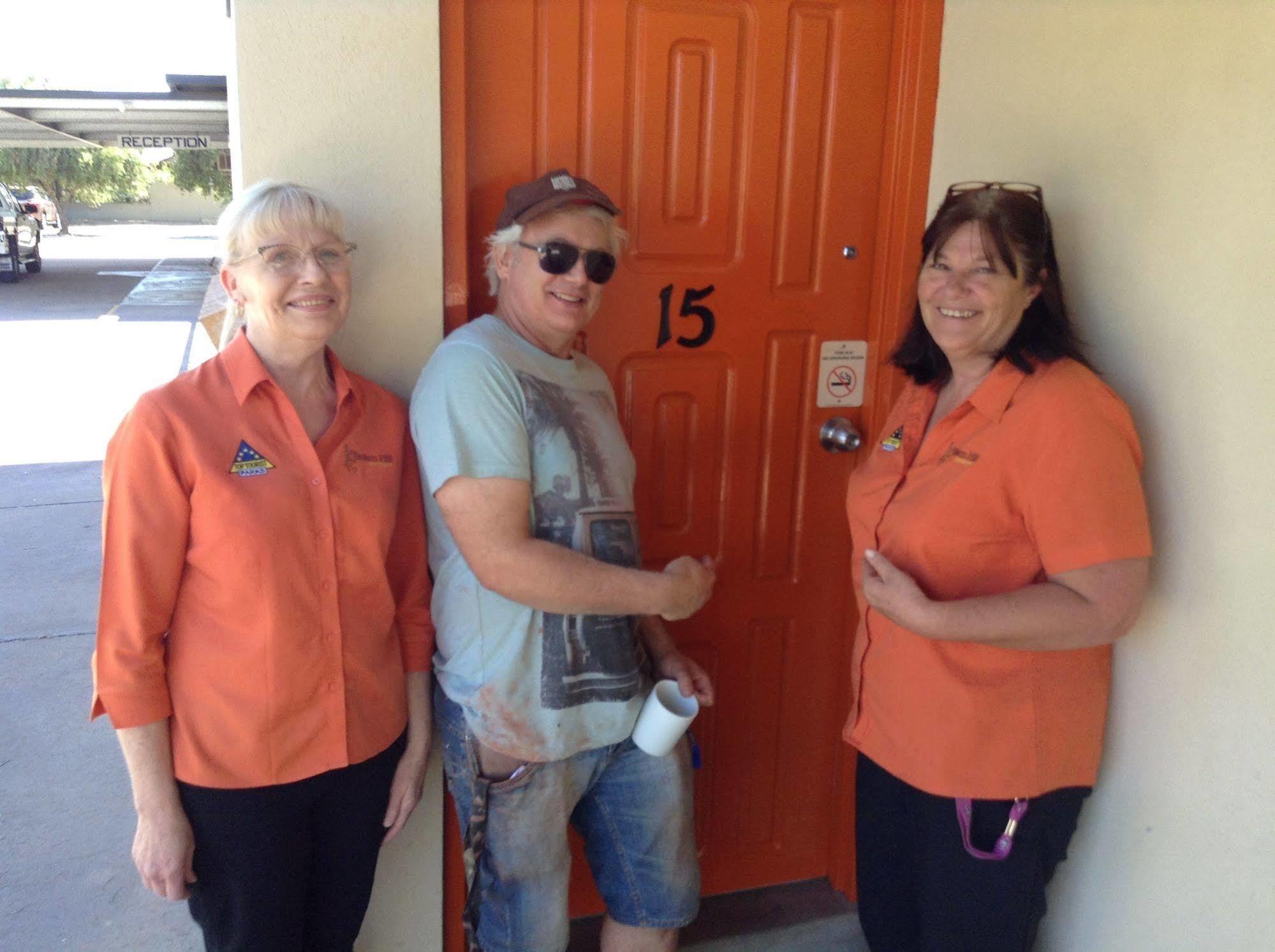 Sturt Motel Broken Hill Buitenkant foto